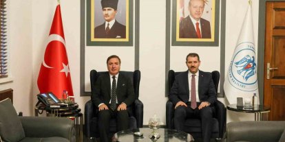 Bakan Yardımcısı Ayhan’dan Erzincan Valiliği’ne ziyaret