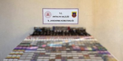 Kemer’de kaçak sigara operasyonu: Bin paket kaçak sigara ele geçirildi