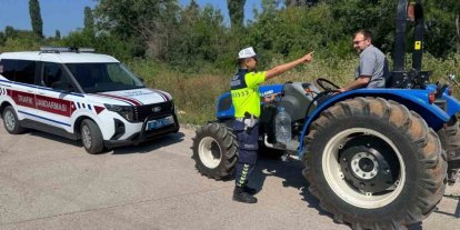 Jandarmadan çiftçilere trafik ve yangın uyarısı