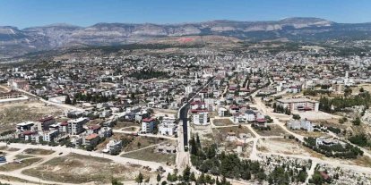 Mut’ta yağışın bozduğu yollar yenilendi