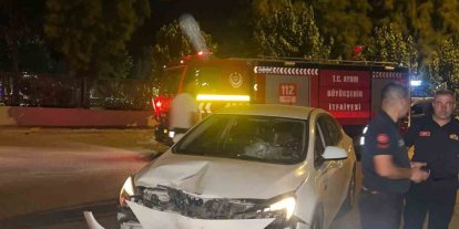 Otomobil ile motosiklet kafa kafaya çarpıştı
