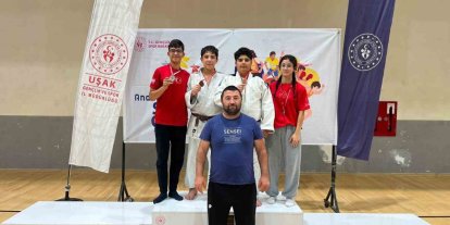 Bilecikli judocular yarı final biletini 4 madalyayla aldı