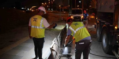 Mersin’de yağmur suyu hatları temizleniyor