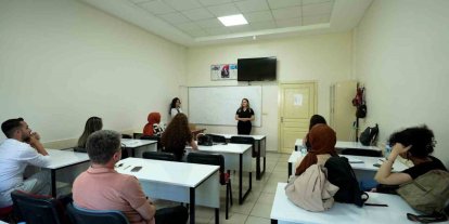 Ücretsiz İngilizce ve Almanca Konuşma Kulübü açıldı