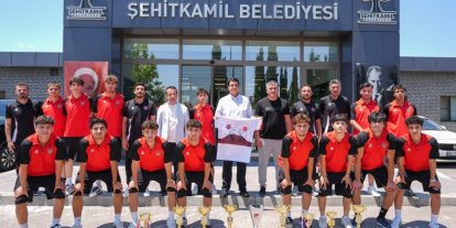Yılmaz, şampiyonları ağırladı