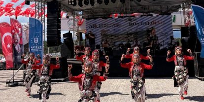 Yenişehir Halk Dansları Topluluğu, Kocayayla Şenlikleri’nde ayakta alkışlandı