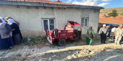 Elektrikli motosiklet duvara çarptı: 6 yaralı