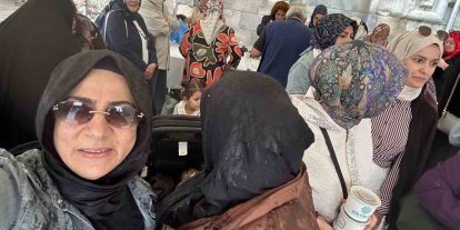 Erzurum Kent Konseyi Kadın Meclisi’nden Çifte Minareli Medrese önünde aşure ikramı