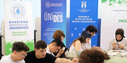 İki üniversitenin öğrencileri bir araya gelerek bilgi alışverişi yaptı