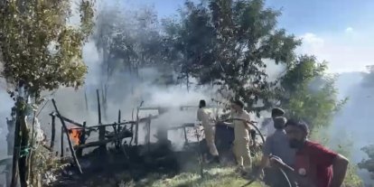 Bahçe yangını ormanlık alana sıçramadan söndürüldü