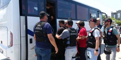 Gökçeada’da yasa dışı yollarla yurt dışına çıkmaya hazırlanan 6 FETÖ şüphelisi yakalandı