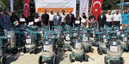 Adıyaman’da süt sağım makineleri üreticilere dağıtıldı