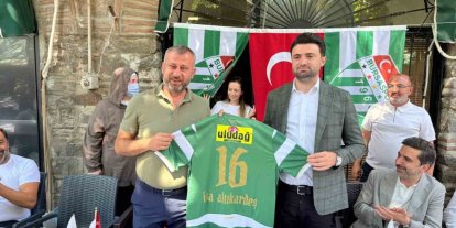 Bursaspor Başkanı Enes Çelik Kapalı Çarşı’da esnafla buluştu