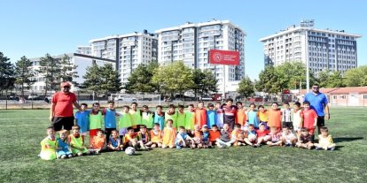 Eskişehir’de GSB Spor Okulları’nda futbol heyecanı hız kesmiyor