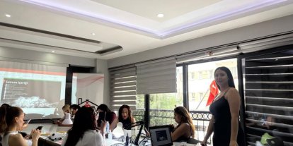 Tepebaşı ADEM kursiyerlerine "Dijital Aile" ve "Bağımlılıkla Mücadele" eğitimi verildi