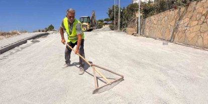 Kadınlar Denizi Mahallesi’nde 2 bin metrekarelik yol yenileme çalışması başladı