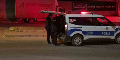İzinli olarak cezaevinden çıkan şahıs annesini bıçakla kovaladı