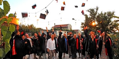 Çeşme’de kursiyerlere ’usta aşçı’ belgeleri verildi