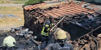 Müstakil evin kömürlüğünde çıkan yangın büyümeden söndürüldü