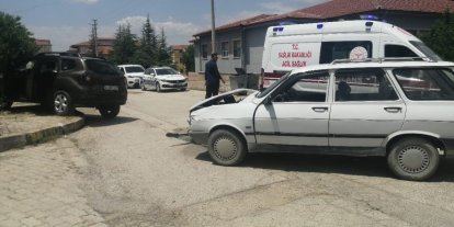 Yalvaç’ta iki otomobil çarpıştı: 2 yaralı