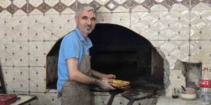 Adıyaman’da 400 derecelik fırının başında ekmek mesaisi