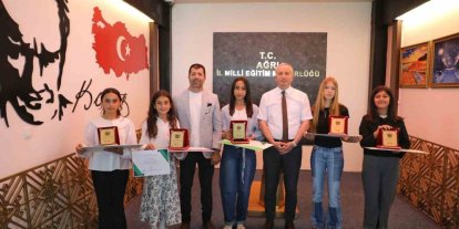 Ağrı’da "Sağlıklı Nesil Sağlıklı Gelecek" yarışmalarında dereceye giren öğrenciler ödüllendirildi