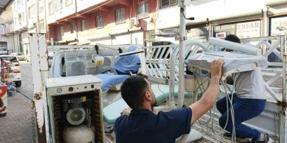Ruhsatsız 2 diş merkezi mühürlendi
