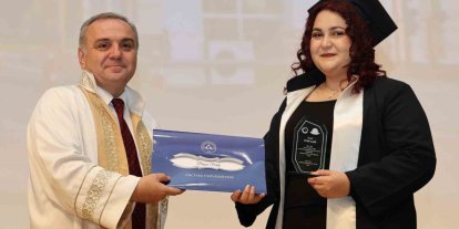 ERÜ Mimarlık Fakültesi’nde mezuniyet sevinci
