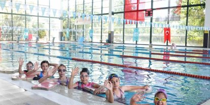 Nilüfer’de kırsal mahallelerdeki çocuklar yüzme öğreniyor