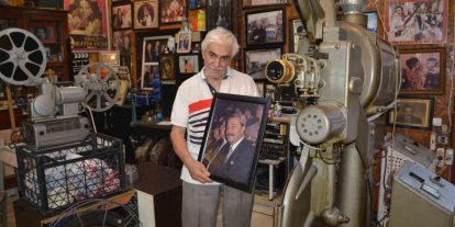 Adana’da Kadir İnanır anısına ücretsiz sinema gösterimi yapılıyor