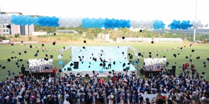 Düzce Üniversitesi mezuniyet törenleri sona erdi