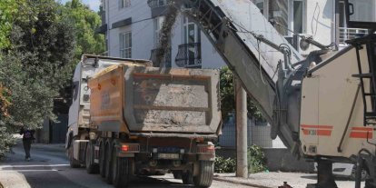 HBB, Antakya ve Defne’de yol çalışmalarını sürdürüyor