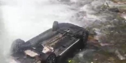 Uzungöl’de araç şelaleye uçtu: 1 yaralı