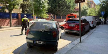 Tur otobüslerine ayrılan alana park eden araçlar ceza kesildi