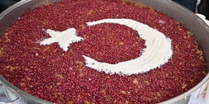 Manisa Büyükşehir’den Alaybey ve Laleli pazarlarında aşure ikramı
