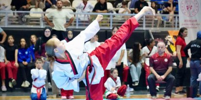 Balıkesır’de 15 Temmuz ruhu ile taekwondo poomsae heyecanı başladı