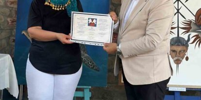 Edremit’te sanat şöleni: 35. Uluslararası Karma Sergisi kapılarını açtı