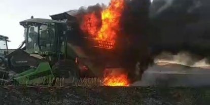 Sivas’ta hasat sırasında biçerdöver alev topuna döndü
