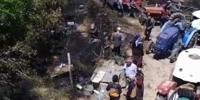 Evin avlusunda çıkan yangın büyümeden söndürüldü