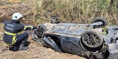 Takla atarak hurdaya dönen otomobilin sürücüsü yaralandı