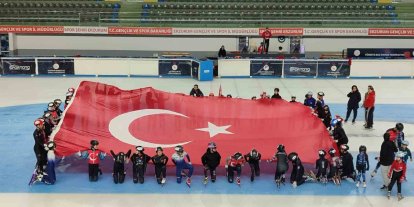 Buzda 15 Temmuz için anlamlı tören