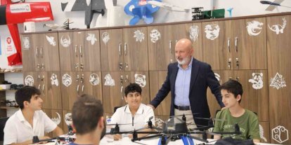 Başkan Çolakbayrakdar: "Teknolojiyi tüketen değil, geleceği üreten nesiller yetiştiriyoruz"