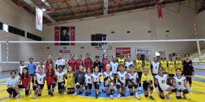 Burhaniye’de gençler spor ve sanatla tek yürek oluyor