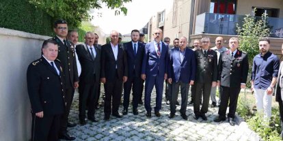 Ağrı Valisi Bozkurt’tan 15 Temmuz gazisi Yusuf Balıkçı’ya evinde ziyaret