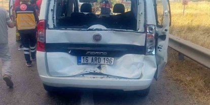 Susurluk’ta tır ile aracın çarpıştığı kazada 1 kişi yaralandı
