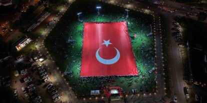 Kayseri’de dünyanın en büyük Türk bayrağı açıldı