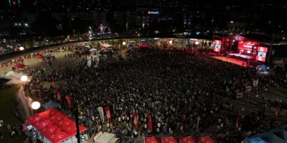 Kocaeli’de on binler Milli İrade Meydanı’nı doldudu