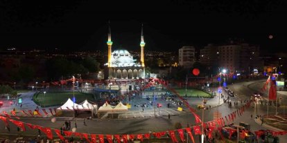 Kayseri’de 15 Temmuz’un yıl dönümünde camilerden sela yükseldi