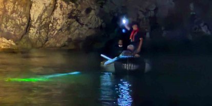 Heybeliada’da gece yarısı nefes kesen operasyon: Kayalıklarda mahsur kalan yaşlı adam kurtarıldı