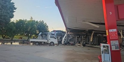 İznik’te kömür yüklü tır akaryakıt istasyonuna daldı: 1 ölü